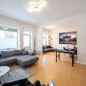 massagesessel-king-sized-bed-billiardtisch-2-couches.find-berlin-hotels.com/